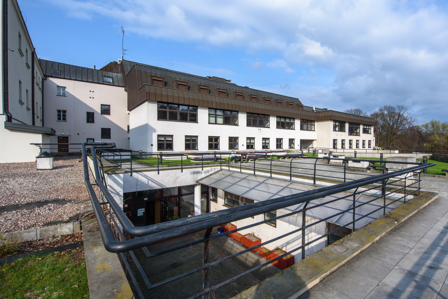 Zdjęcie architektury budynku Uniwersytet Kardynała Stefana Wyszyńskiego (dawniej Akademia Teologii Katolickiej) - rozbudowa